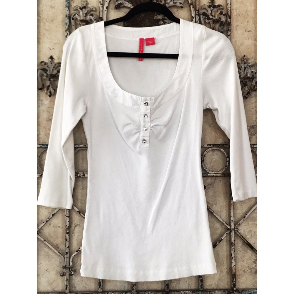 Charlotte Top w/crystal buttons! 💎